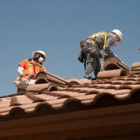 chicago roofing contractors during their work