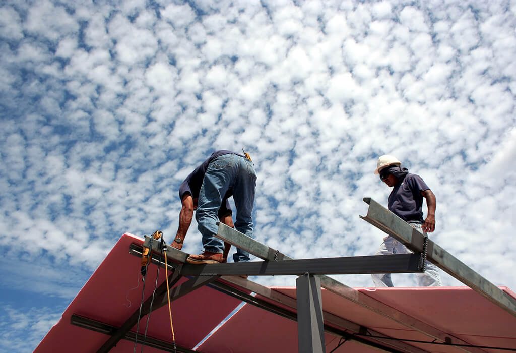 How to choose the right roofing contractors